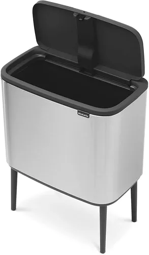 פח ברבנטיה למטבח 36 ליטר - Brabantia BO מוברש מתוך קולקציית פחי אשפה למטבח (תצוגה מזווית עליונה) - פתרון פונקציונלי ואסתטי לארגון הבית