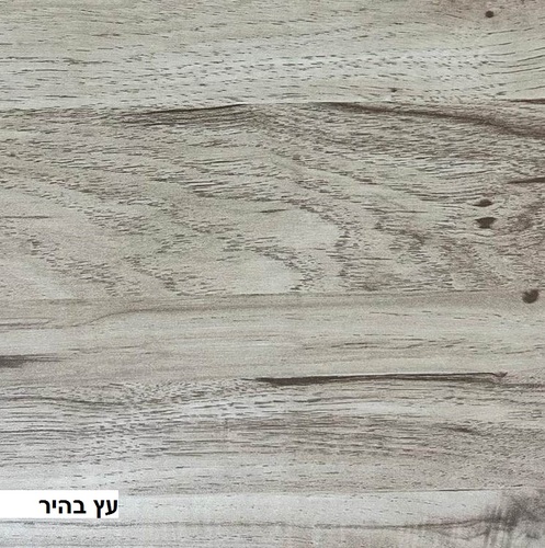 פלטת עץ בהיר