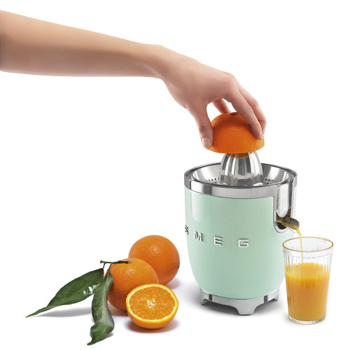 מסחטת הדרים בעיצוב רטרו סמג SMEG דגם: CJF01PGEU פיסטוק