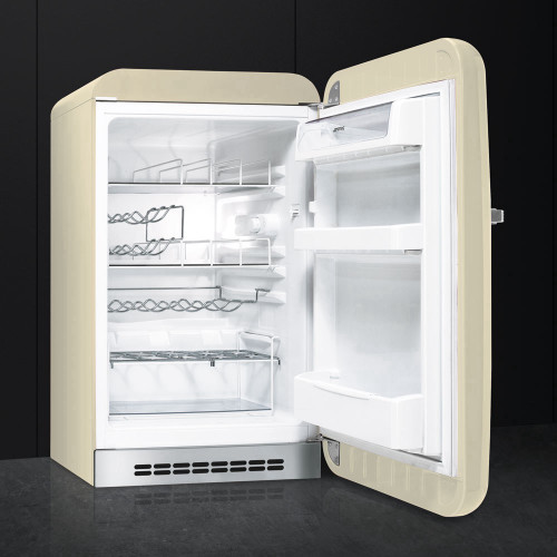 מקרר בר ביתי בעיצוב רטרו צבע קרם סמג SMEG דגם: FAB10HRP