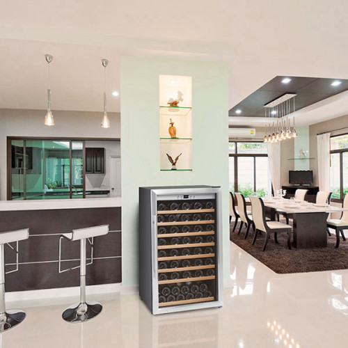 מקרר יין מתקדם עם מדפי עץ עד 75 בקבוקים דגם: SU-75S מבית VINOPO