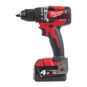מברגה / מקדחה רוטטת קומפקטית Brushless עם 2 סוללות 4Ah דגם M18 CBLPD
