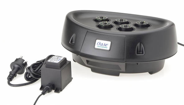 מזרקת מים מוארת לבריכת נוי Oase Water Starlet 12V