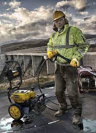 מכונת שטיפה DXPW007 לחץ 230Bar כולל 2 דיזות מקוריות מתנה DEWALT