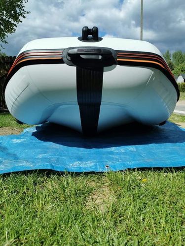 סירה גומי מתנפחת למנוע עם KEEL V לחמישה אנשים KOLIBRI KM 360DSL