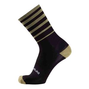 גרבי רכיבה GRAVEL SOCKS פוליאמיד ואלסטן שחור-ירוק פלורסנטי קייציים מספקים קומפרסיה מנדפים