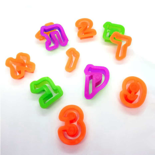 37 חותכני אותיות עברית + מספרים (5/5 ס״מ)