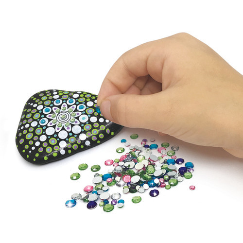 ערכת יצירה נבולוס להכנת גינת אבנים קסומה הכוללת אבנים טבעיות ומגוון צבעים ומדבקות זוהרות 