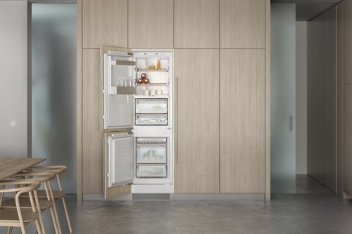 מקרר אינטגרלי מלא מקפיא תחתון מבית גגנאו GAGGENAU דגם RB289 300