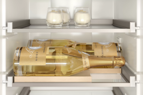 מקרר אינטגרלי מלא מקפיא תחתון מבית גגנאו GAGGENAU דגם RB289 300