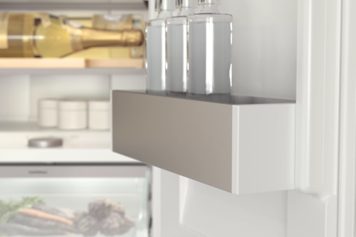 מקרר אינטגרלי מלא מקפיא תחתון מבית גגנאו GAGGENAU דגם RB289 300