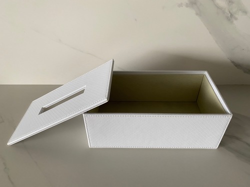 קופסת טישיו מעויינים לבן מבריק ECOPELLE Tissue Box 