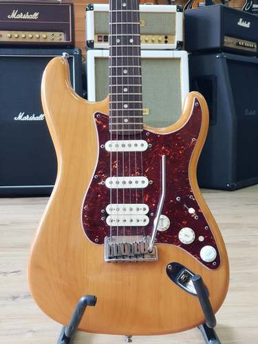 Fender Stratocaster Deluxe 2011