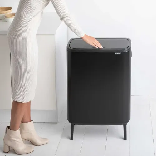 פח ברבנטיה למטבח 60 ליטר - BO Brabantia שחור מתוך קולקציית פחי אשפה למטבח (פרטים קטנים וגימור) - איכות פרימיום בלתי מתפשרת ואחריות מלאה