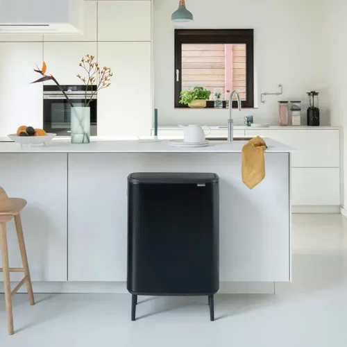 פח ברבנטיה למטבח 60 ליטר - BO Brabantia שחור מתוך קולקציית פחי אשפה למטבח (מבט נוסף) - איכות פרימיום בלתי מתפשרת ואחריות מלאה