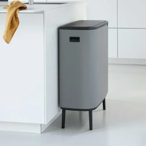 פח ברבנטיה למטבח 60 ליטר - Brabantia BO אפור - בטון מתוך קולקציית פחי אשפה למטבח (תמונת מוצר) - מתאים לשדרוג מראה האמבטיה בקלות ובמהירות