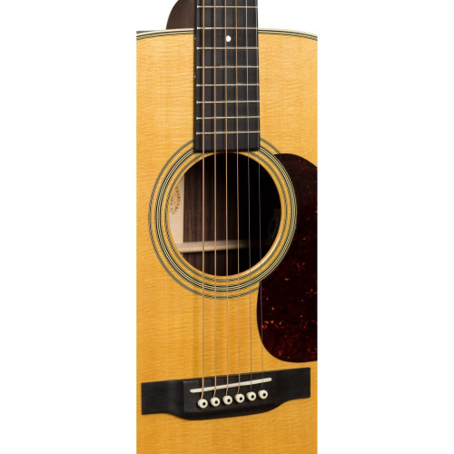 גיטרה אקוסטית + ארגז MARTIN D28