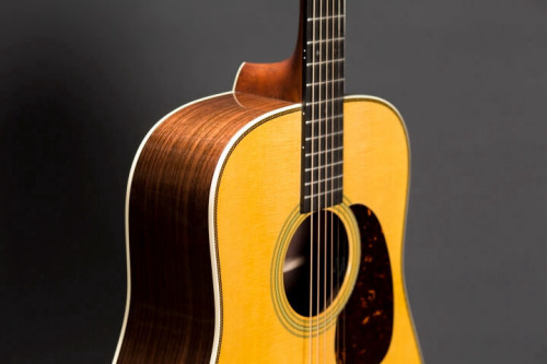 גיטרה אקוסטית מוגברת + ארגז MARTIN HD28E