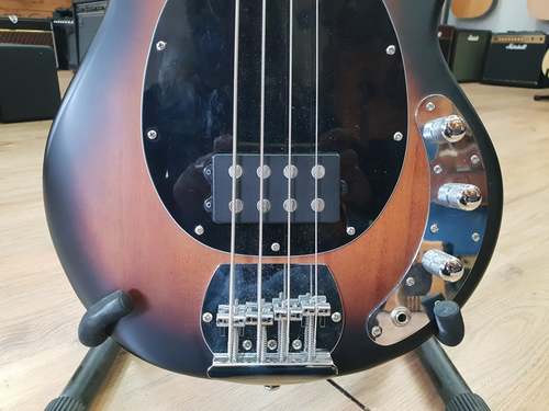 Sterling by Music Man S.U.B. Ray4