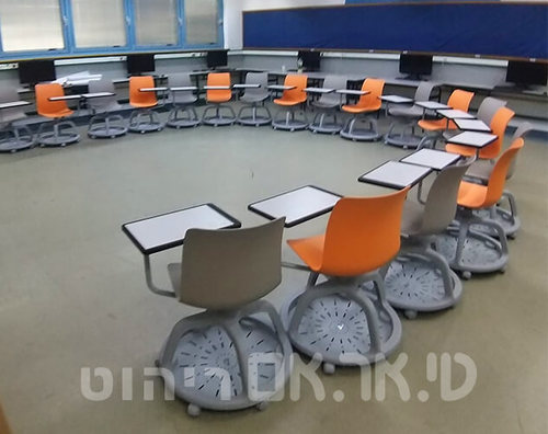 כסא סטודנט קולג'
