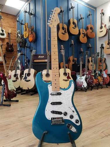 גיטרה חשמלית Fender American Standard Stratocaste 2000