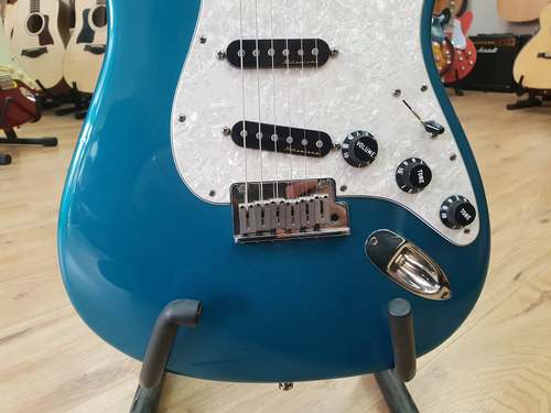 גיטרה חשמלית Fender American Standard Stratocaste 2000