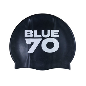 כובע שחייה מסיליקון BLUE70 SILICONE CAP שחור אלסטי וגמיש לבריכה ולים