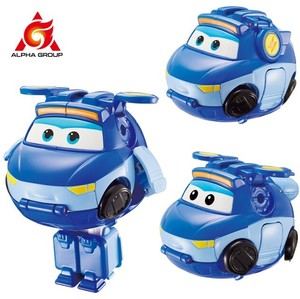 דמות ביצה של לאו המשתנה למכונית, למטוס ורובוט