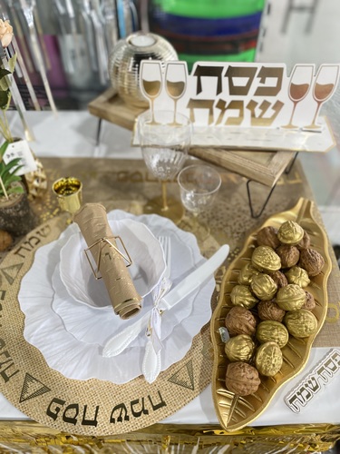 מרכז שולחן גדול 'פסח שמח' כסף לבן 