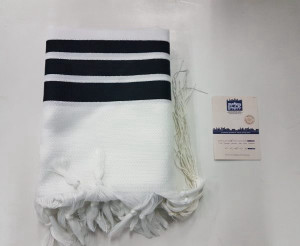 טלית חתנים לבן פס שחור מידה 50
