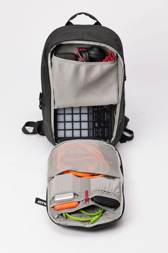 זוית נוספת Magma Solid Blaze Pack 80