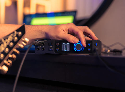 PreSonus Quantum HD 2_Front angle on table