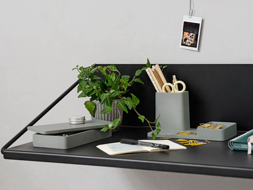 מעמד לכלי כתיבה בטון A - שחור