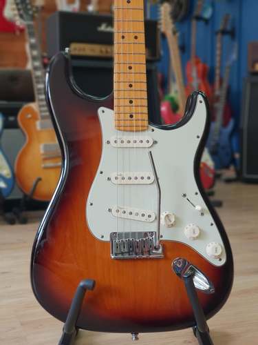 Fender Stratocaster Deluxe 2011