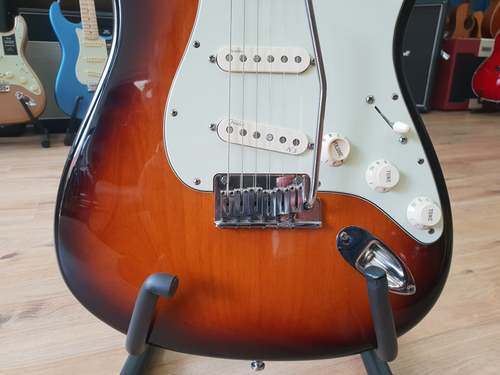 Fender Stratocaster Deluxe 2011