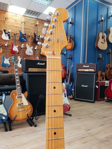 Fender Stratocaster Deluxe 2011