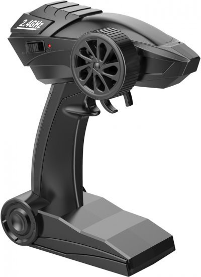 מכונית על שלט CHARGER ATTACK PRO עם גלגלים 4X4 גבוהים במיוחד בעלי קפיצים ובולמים נפרדים - הסוואה