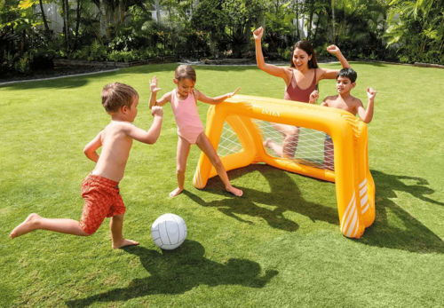 שער כדורגל לבריכה