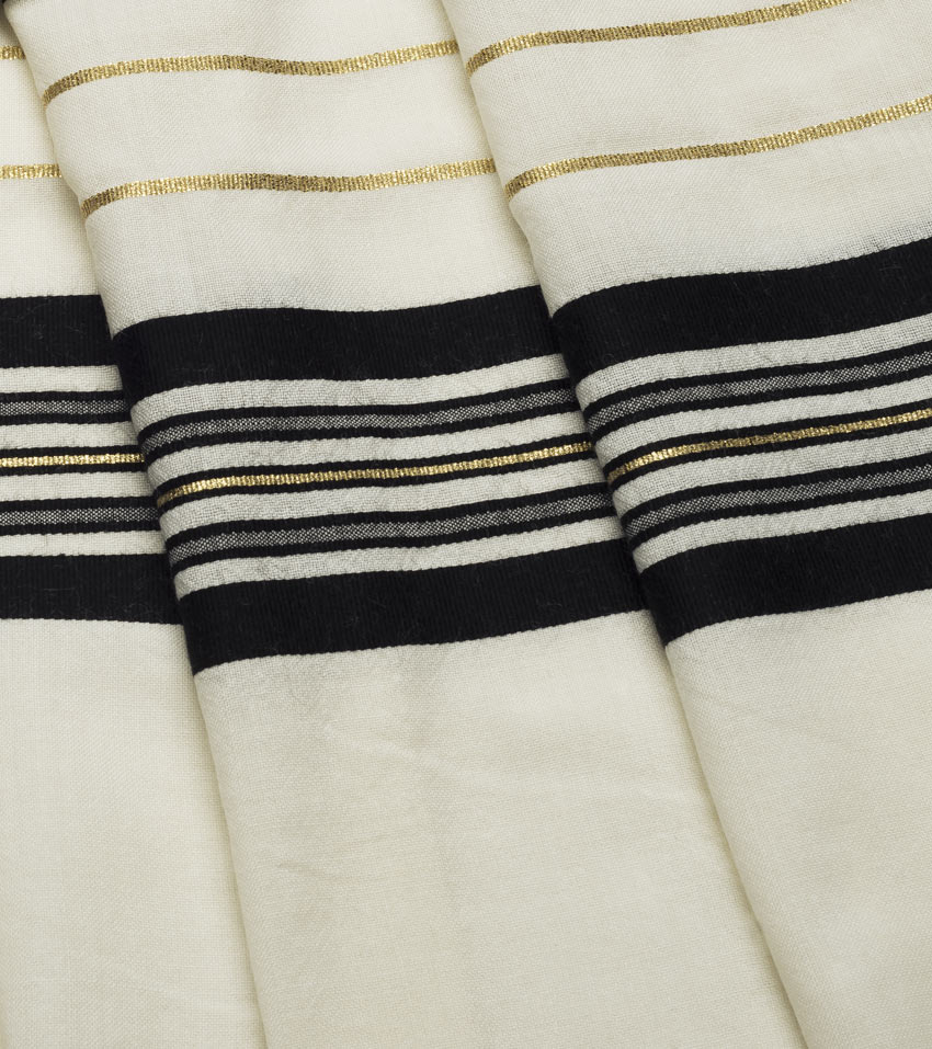 טלית גדול מצמר בצבע שחור זהב