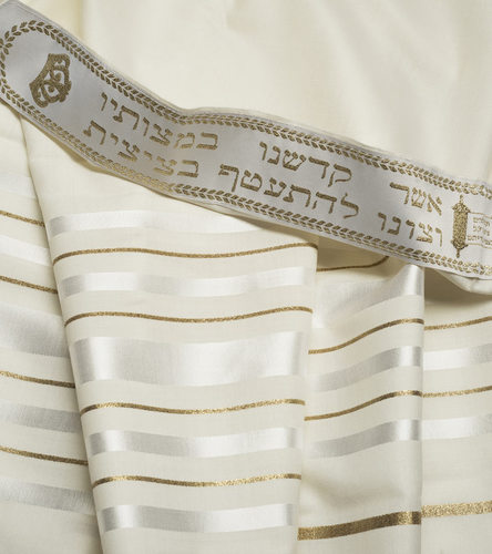 טלית גדול מצמר בצבע לבן זהב