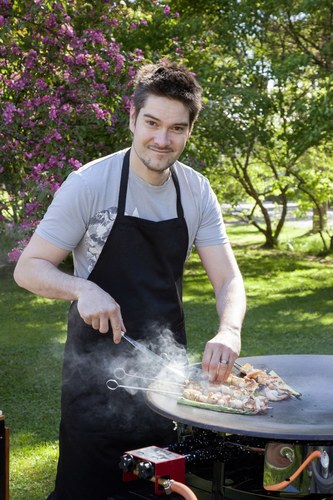 גריל גז עם רגליים דגם מוריקה 78 + 2 מבערים 48,000 BTU + מגש צלייה 78 ס