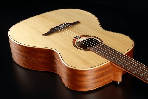זוית נוספת Lag Guitars TRAMONTANE 70 TN70A TRAMONTANE 70 - AUDITORIUM NYLO