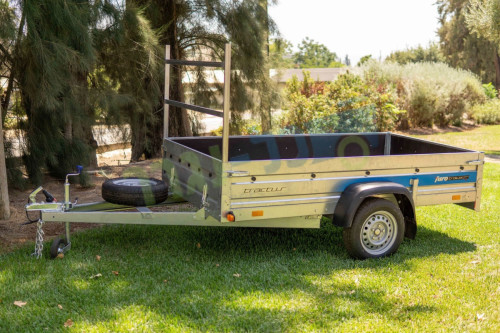 נגרר פתוח 2.5X1.4 למשקל 600 ק