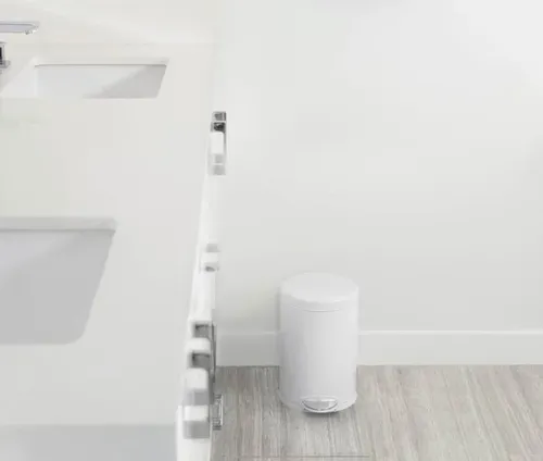 פח אשפה 4.5 ליטר - SimpleHuman - לבן עגול פח לשירותים -33 מתוך קולקציית פחי אשפה לשירותים (מבט פונקציונלי) - שילוב מושלם בין נוחות שימוש יומיומית