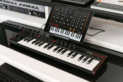 מקלדת שליטה 37 קלידים IK Multimedia iRig Keys 2