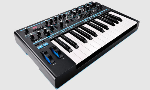 סינטיסייזר - Novation Bass Station II
