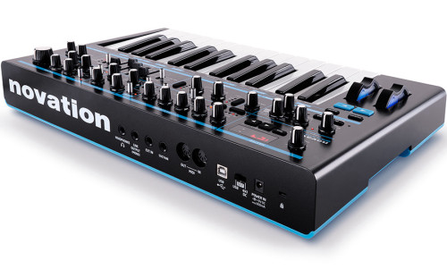 סינטיסייזר - Novation Bass Station II