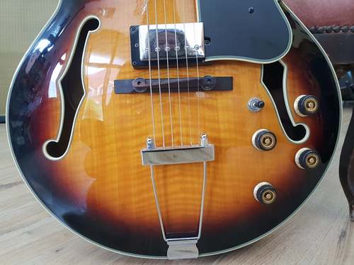 Ibanez AKJ95-VYS Artcore Expressionist Vintage Yellow Sunburst 2013