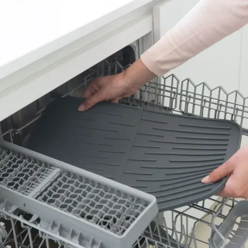 משטח לייבוש כלים סיליקון Brabantia אפור מתוך קולקציית מתקן לייבוש כלים (מבט פונקציונלי) - קל לניקוי ותחזוקה לשמירה על מראה חדש ומבריק