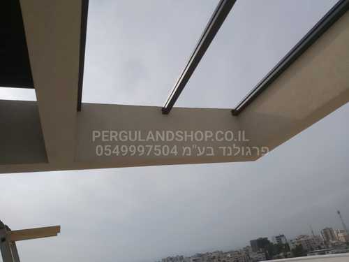 פרגולות אלומיניום מדגם : מילוי פרגולת בטון עם הצללות אלומיניום